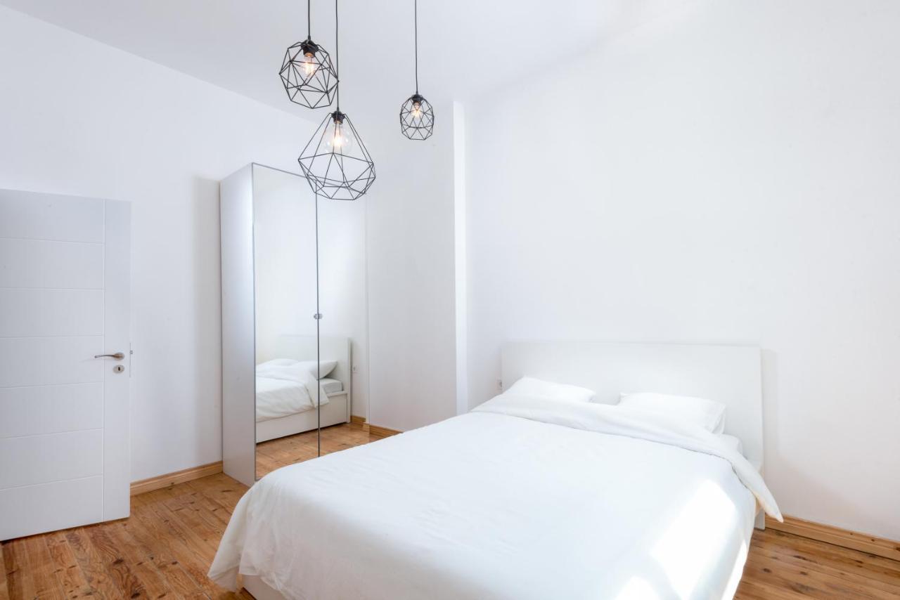 The White Apartment - Bogoridi Main Street ブルガス エクステリア 写真