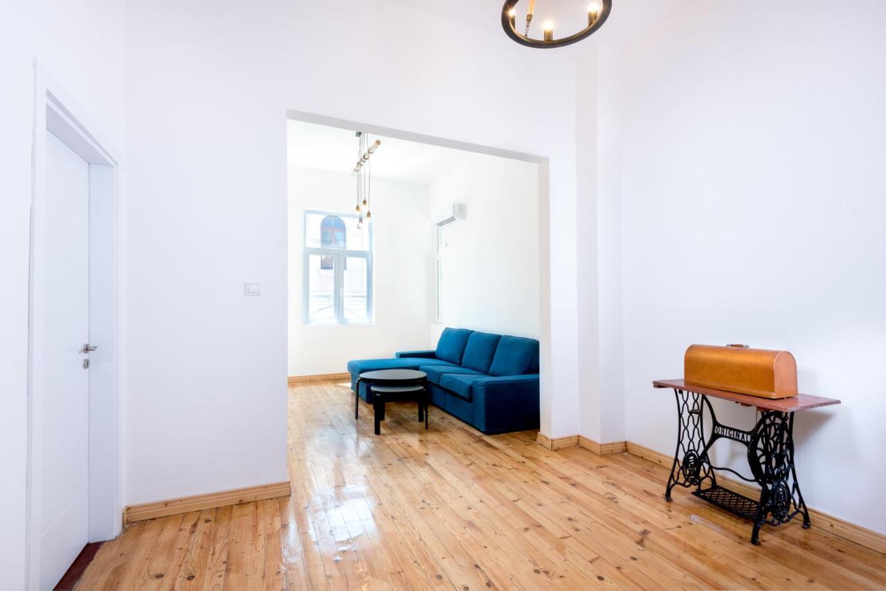 The White Apartment - Bogoridi Main Street ブルガス エクステリア 写真
