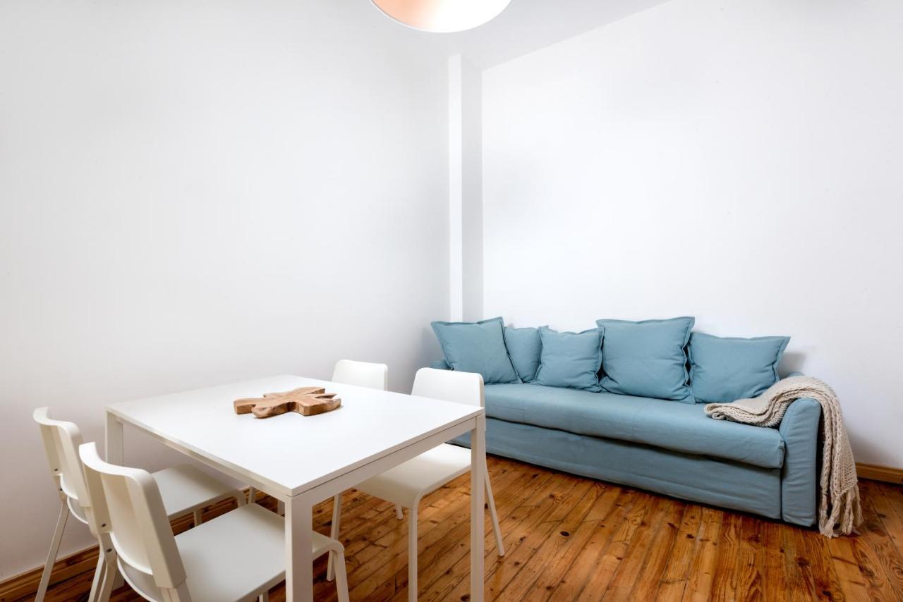 The White Apartment - Bogoridi Main Street ブルガス エクステリア 写真